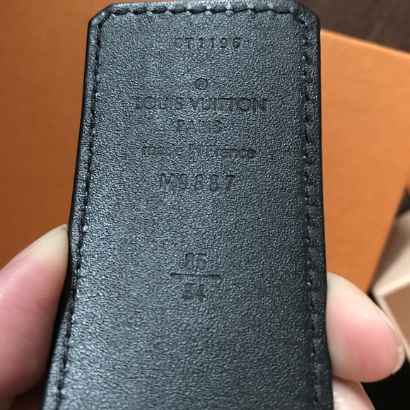 Authentic Louis Vuitton Reversible belt size 85 - Picture 6 of 6